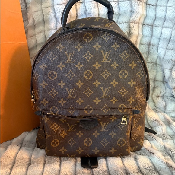 - LV Palm Springs MM - Picture 1 of 16